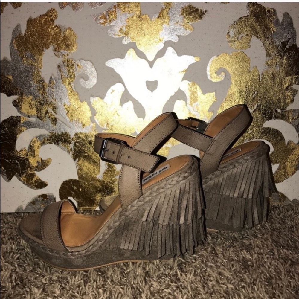 Not rated fringe wedge